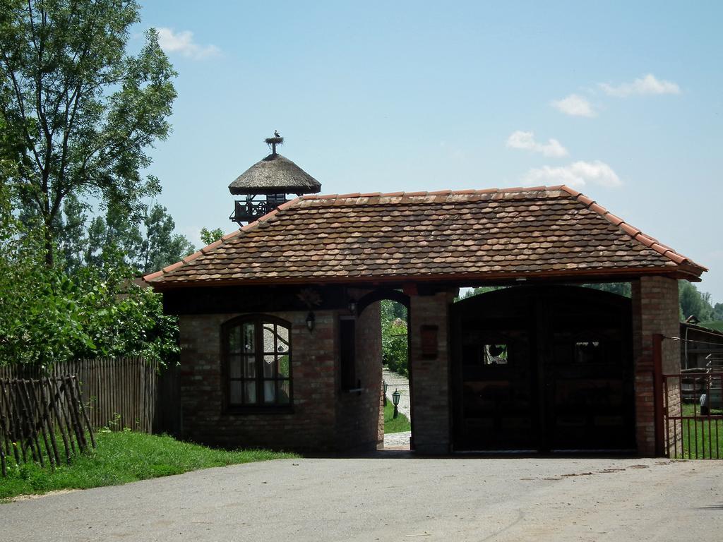Guest House Zasavica Εξωτερικό φωτογραφία